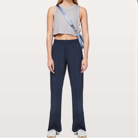 lululemon athletica Pants - Lululemon Wanderer Wide Leg Pants True Navy size 2 Medium High Rise Swift